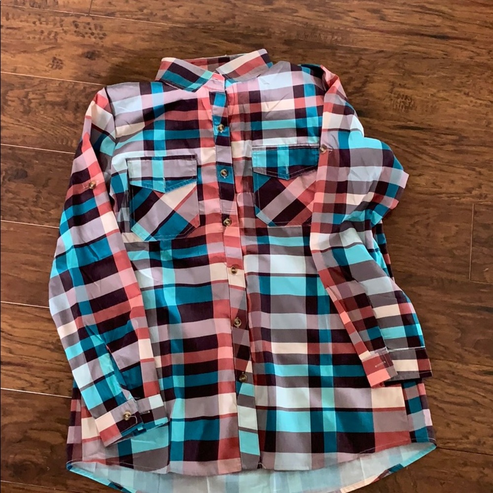 Button up plaid women’s size small shirt, new